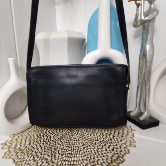 Vintage Coach Taylor Bag 9944 - Picture 6 of 15